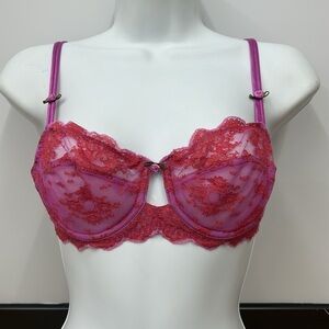 Y2K vintage Victoria’s Secret lace bra 34B